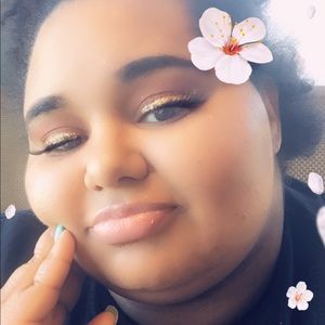 Meet your Posher, Yasmine